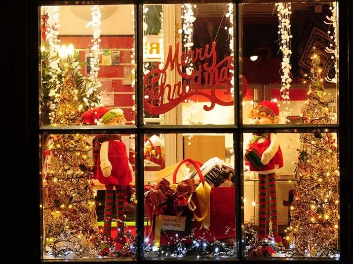 Ben jij al klaar met je marketing voor de feestdagen ? marketing tips feestdagen winkeldecoratie