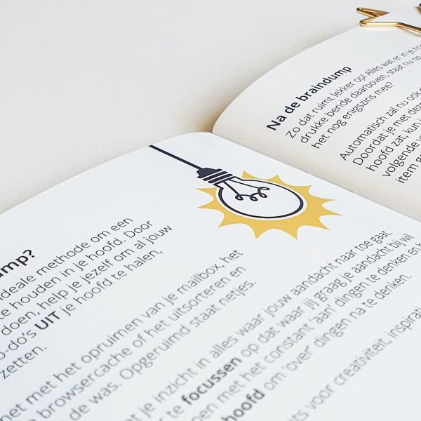 braindump-notitieboek-met-uitleg-methode-mindfulness-oefening.jpg braindump-notitieboek-met-uitleg-methode-mindfulness-oefening.jpg
